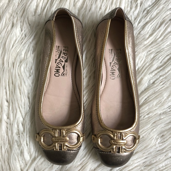 Ferragamo Darlene Gancio Metallic Ballet Flats - Picture 4 of 11